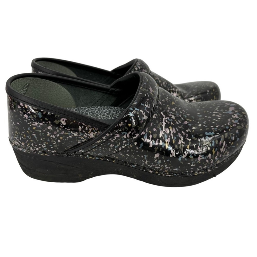 Dansko Professional XP 2.0 Clog Shoe Black Patent Spray Paint Style
